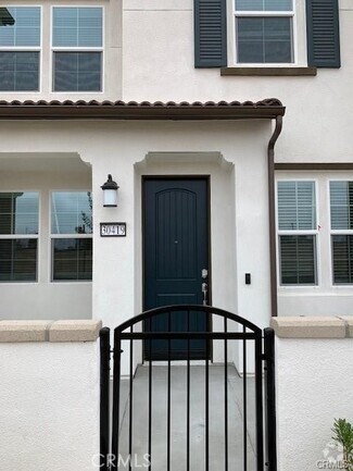 Building Photo - 30419 Town Square Dr