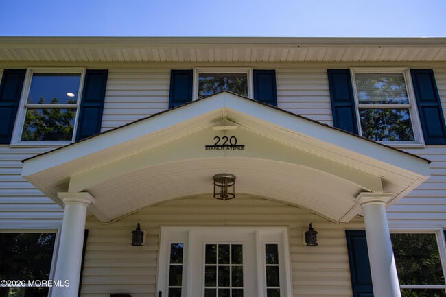 Building Photo - 220 Branch Ave