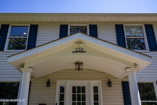 Foto del edificio - 220 Branch Ave
