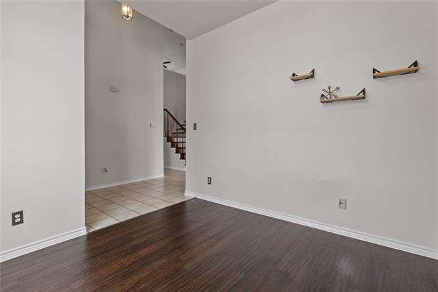 Foto del edificio - 1300 Oak St