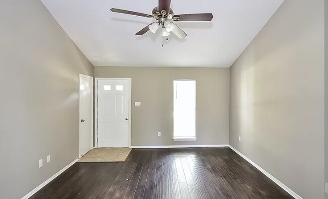 Building Photo - 6455 Walnut Grove Rd