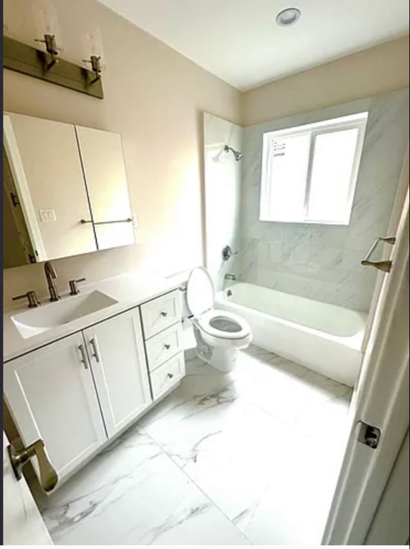 Building Photo - 325 E Verdugo Ave