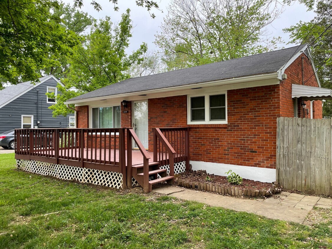 Photo - 13100 Meadowlawn Dr (Louisville, KY)