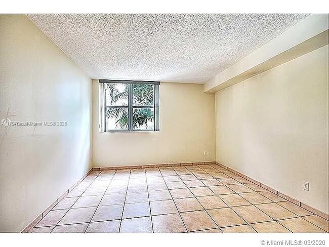 Building Photo - 2475 Brickell Ave
