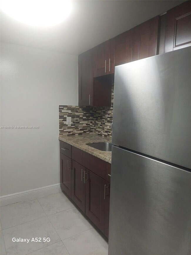 Foto del edificio - 14421 N Kendall Dr