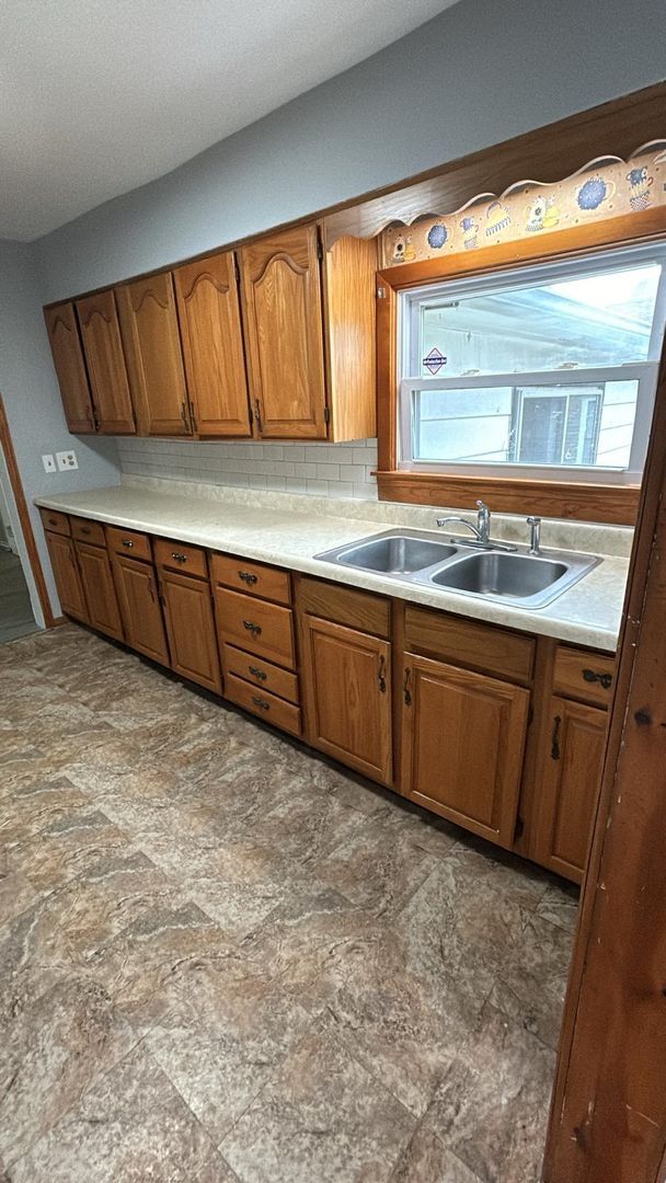 Foto del edificio - 3 Bed 1 Bath Single Family Home in Gary!