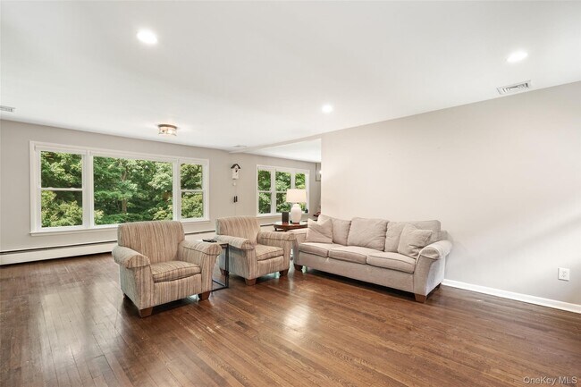Foto del edificio - 19 Skyview Dr