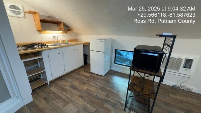 Building Photo - 110 Betsy Ross Pl