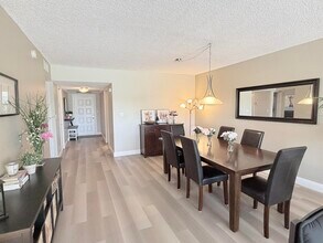 Building Photo - 4030 W Palm Aire Dr