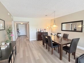 Building Photo - 4030 W Palm Aire Dr