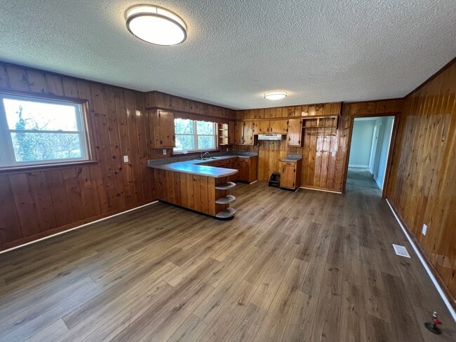 Building Photo - 602 Overbrook Dr