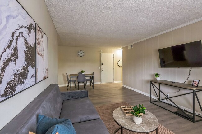 Foto del edificio - 914 Winthorne Dr