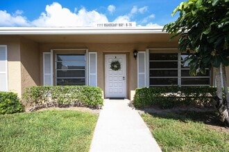 Building Photo - 1111 Mahogany Way
