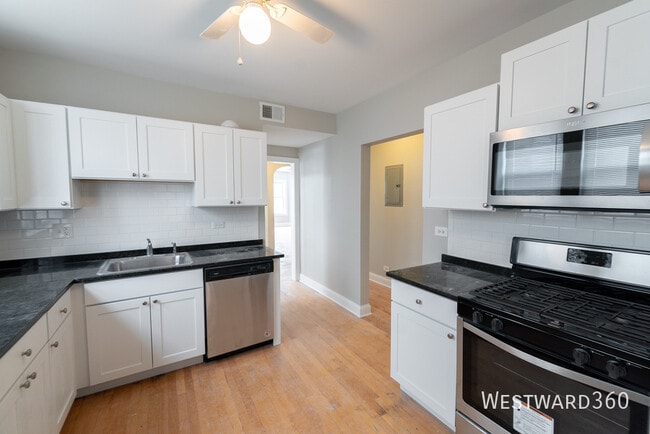 Building Photo - 4344 N Mozart-2E