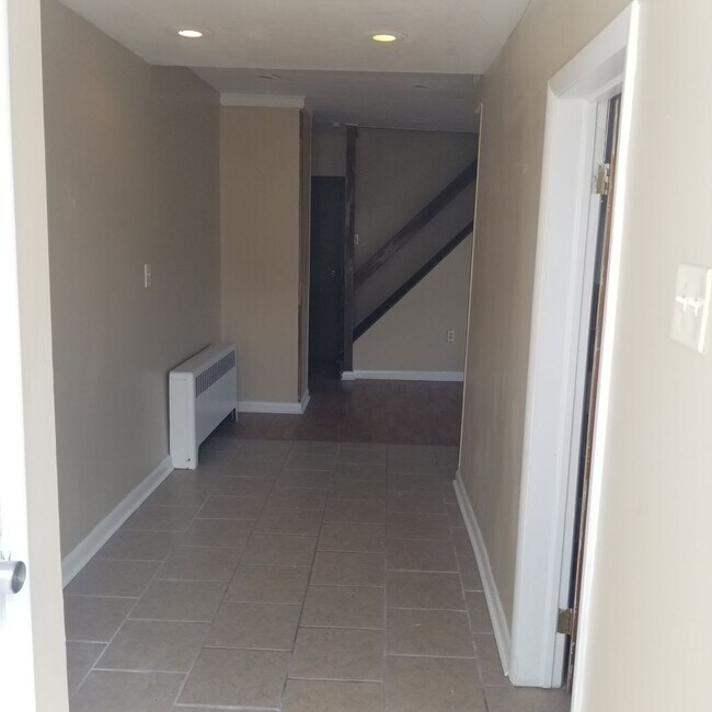 Foto del edificio - 1846 S 12th St