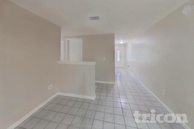 Building Photo - 2814 Cedaridge Dr