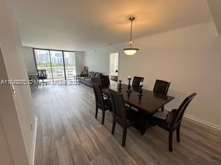 Foto principal - 3300 NE 192 St
