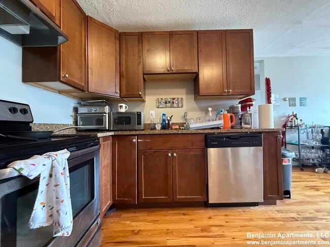 Building Photo - 226 Parker Hill Ave