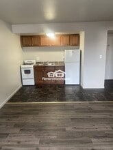 1418 W Mitchell St