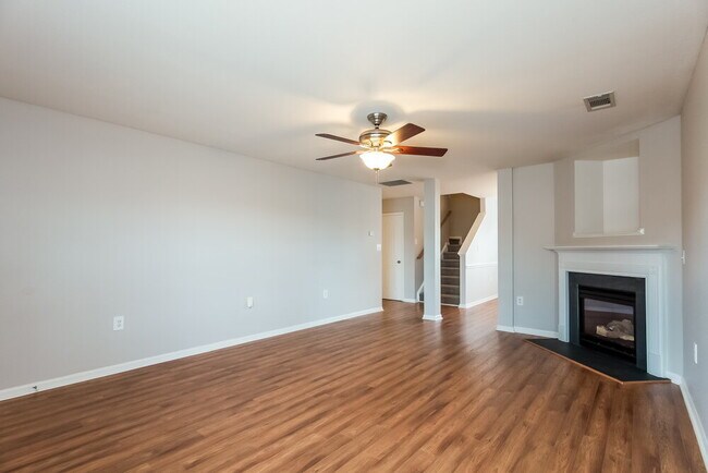 Building Photo - 717 Overlook Rd