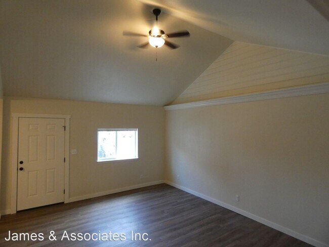 Building Photo - 2 br, 1 bath House - 814.5 South C Street