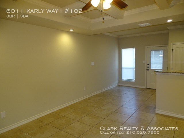 Foto del edificio - 6011 Karly Way #102, San Antonio, TX. 78244