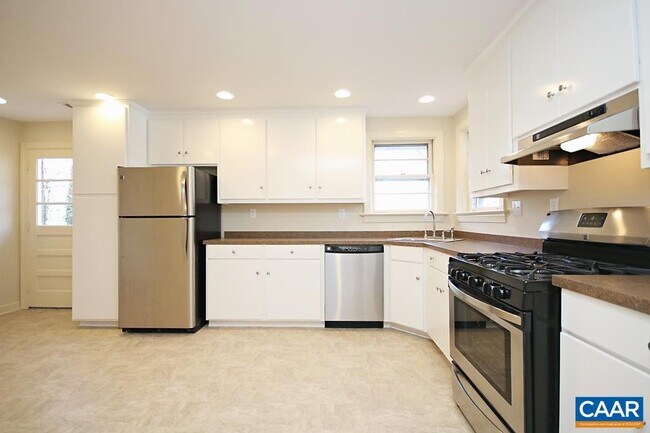 Foto del edificio - 1401 Forest Ridge Rd