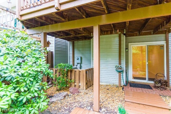 Building Photo - 3 br, 3.5 bath Townhome - 8057 Sky Blue Dr