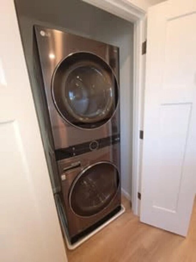 Foto del edificio - 2 Bedroom 2.5 Bath Townhouse located withi...
