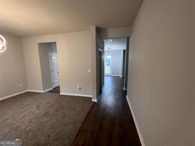 Building Photo - 2381 Foxy Dr