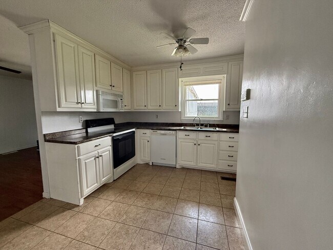 Foto del edificio - Charming 3 Bedroom, 2 Bathroom Home in Mus...