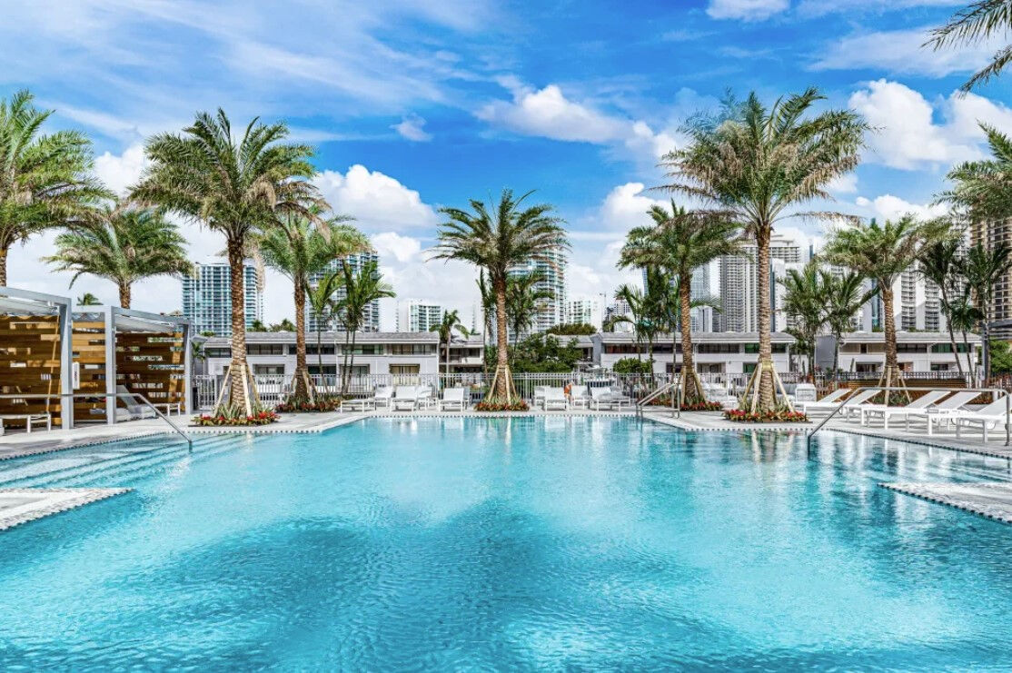 Marina del Mar Apartments in Sunny Isles Beach, FL