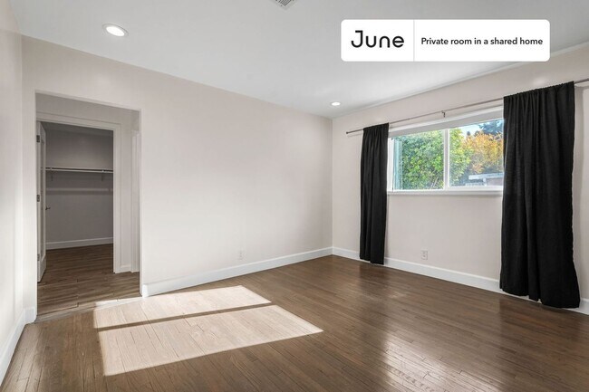 Foto del edificio - Room in Shared 4 bed/2 bath home