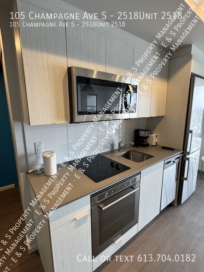 Building Photo - 105 Champagne Ave S