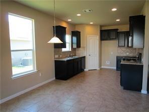 Foto del edificio - 13501 Bauhaus Bnd