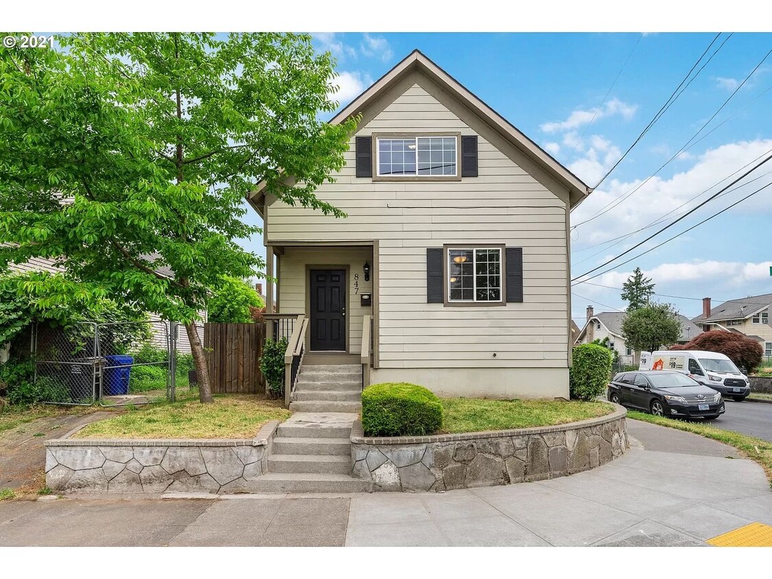 $2845/mo - 3 Bed/2 Bath Updated Home in the Heart of the Alberta Arts District! - $2945/mo - 3 Bed/2 Bath Updated Home in the Heart of the Alberta Arts District!