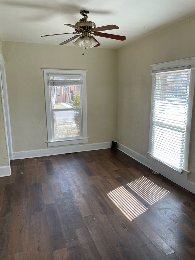 Living Room - 2809 S Lincoln St