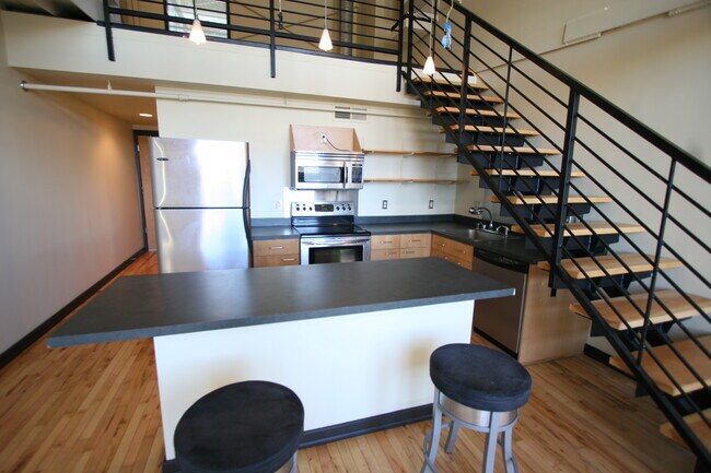 Building Photo - 300 Tijeras Ave NE