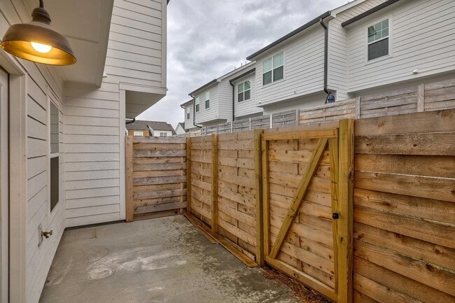 Building Photo - 2129 Bayport Ave