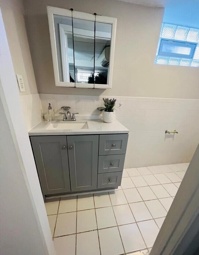 Foto del edificio - 6618 13th Pl NW