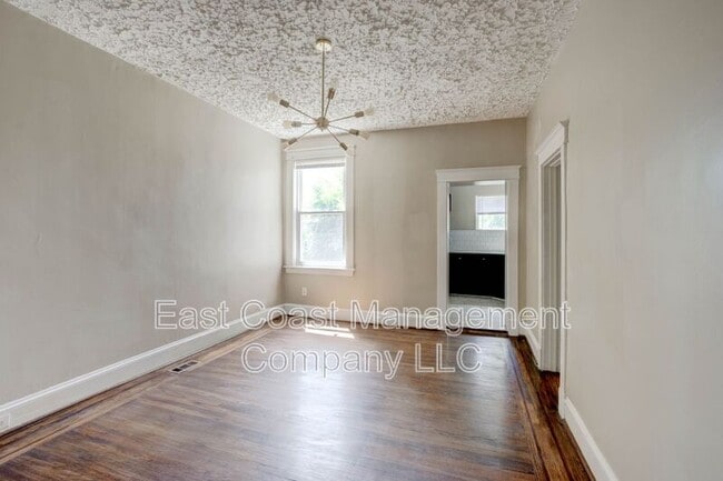 Building Photo - 2515 Loyola Southway