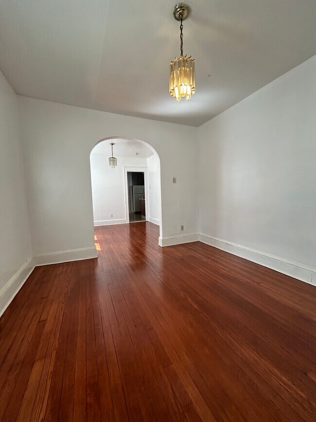 Foto del edificio - 166 Broughton Ave