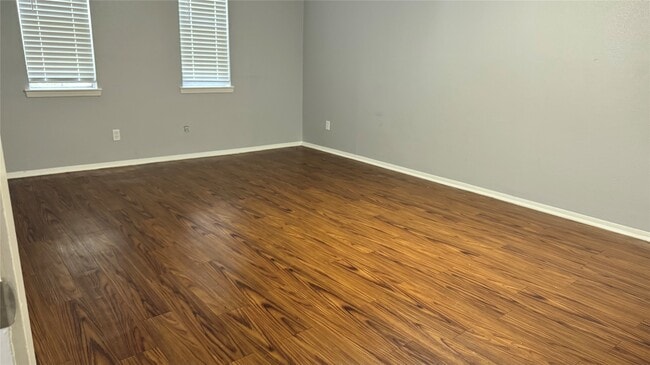 Foto del edificio - 7925 Grove Ridge Dr