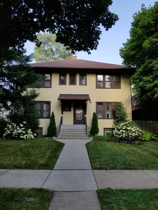 Primary Photo - 2515 Ashland Ave
