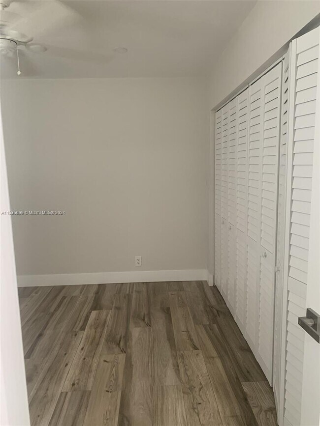 Foto del edificio - 8141 SW 24th Ct