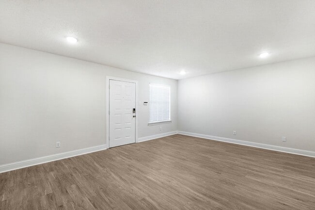 Building Photo - Artwalk Bucktown