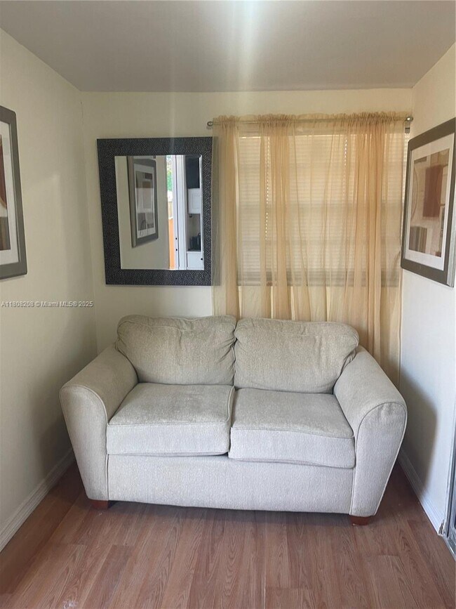 Foto del edificio - 1720 SW 70th Ave