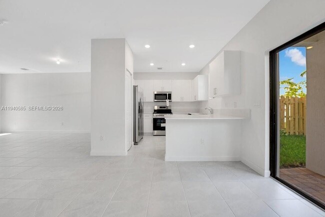 Building Photo - 15955 SW 2nd St