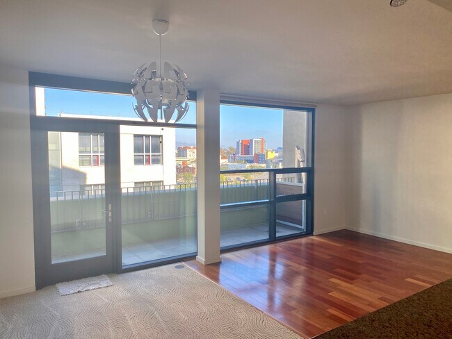 Foto del edificio - 350 11th Ave
