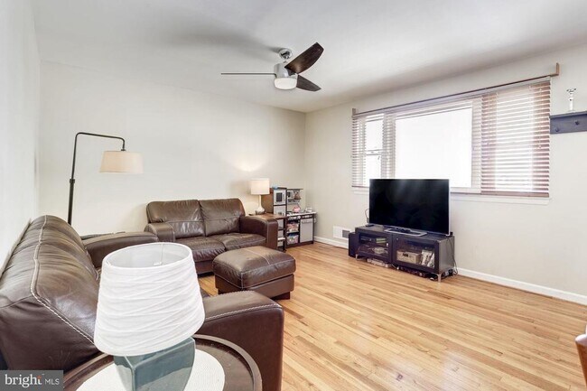 Foto del edificio - 6408 Tisdale Terrace